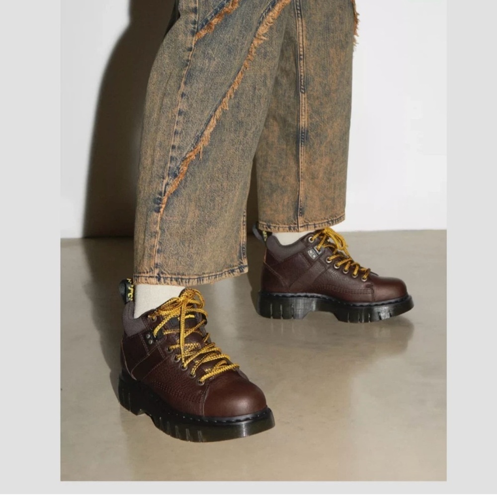 NWOT Dr. Martens Woodard Grizzy Lace Up Ankle Boots In Dark Brown Size 9 Men’s